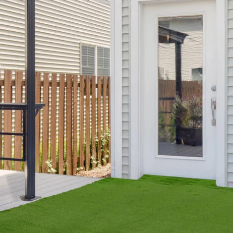 Outsunny Prato Sintetico Per Giardino Set Di 10pz 30x30cm Verde Scuro - immagine 2